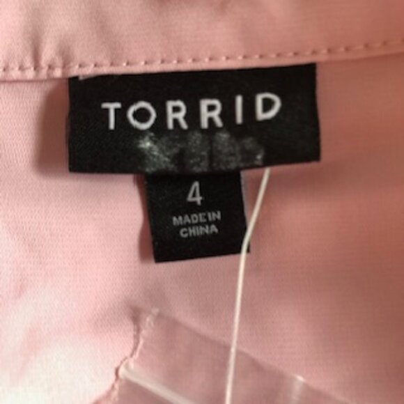 Torrid NWT Classic Office Pink Blouse Long Sleeve Covered Buttons Plus 4X - Picture 4 of 6
